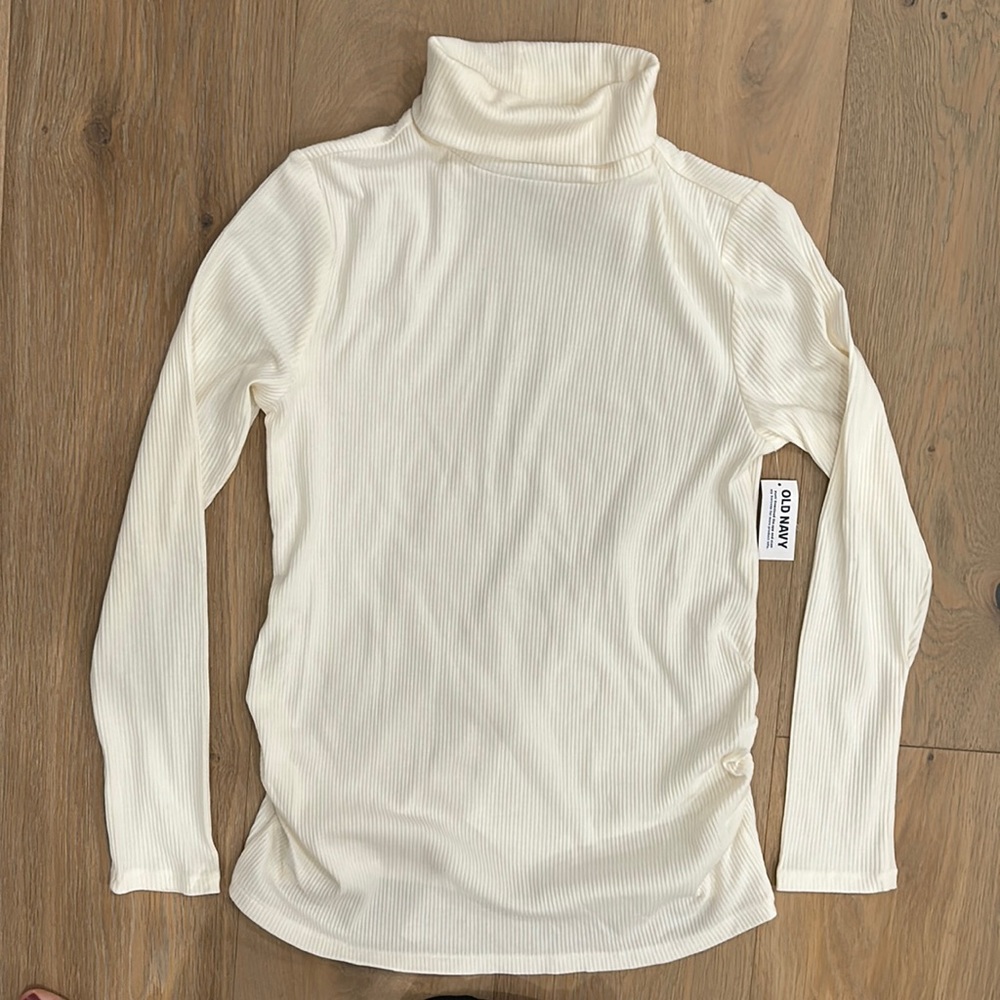 NWT Old Navy Maternity Turtlenecks 2-pack